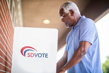 Encuentre un Centro de Votación Cerca de Usted